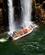 910 Båd Under Vandfald Iguazu Brasilien Anne Vibeke Rejser DSC08718