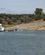 800 Husbåden Ligger Ved Landsbyen Alqueva Alqueva Søen Portugal Anne Vibeke Rejser DSC02945