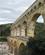 142 Gaaende Paa Pont Du Gard Frankrig Anne Vibeke Rejser IMG 2676