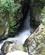 322 Aira Force Skaerer Sig Dybt Ned Mellem Klipperne Ullswater Lake District England Anne Vibeke Rejser Billede 058 (1)