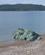 216 Turkisblaa Sten Paa Stranden Budva Montenegro Anne Vibeke Rejser IMG 4180