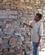 1502 Lokal Guide Demonstrer De Saakaldte Kliklyde Brandberg Namibia Anne Vibeke Rejser IMG 6309