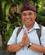 630 Lokalguide Ved Vandtemplet Tirtha Empul Bali Indonesien Anne Vibeke Rejser IMG 3592