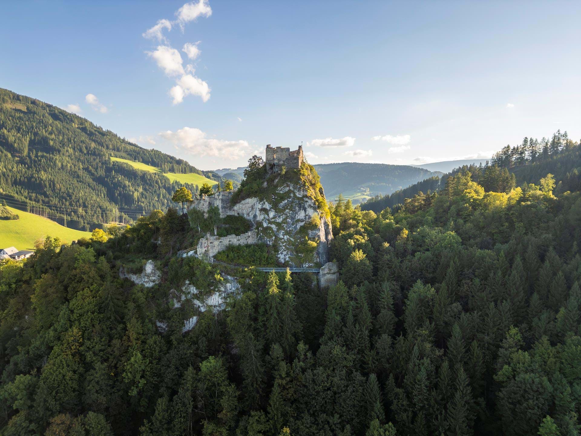 Oestrig Steiermark Eppenstein Borg Drone Anne Vibeke Rejser 2025 Foto Lasse Loendahl Henriksen